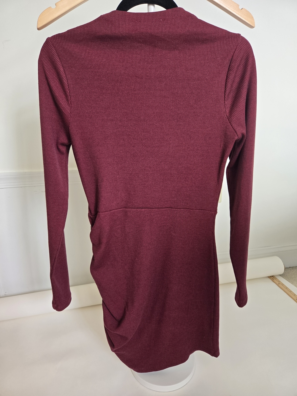NWOT Lovers + Friends Burgundy Long-Sleeve Ruched Mini Dress Womens Size SMALL - Picture 5 of 15